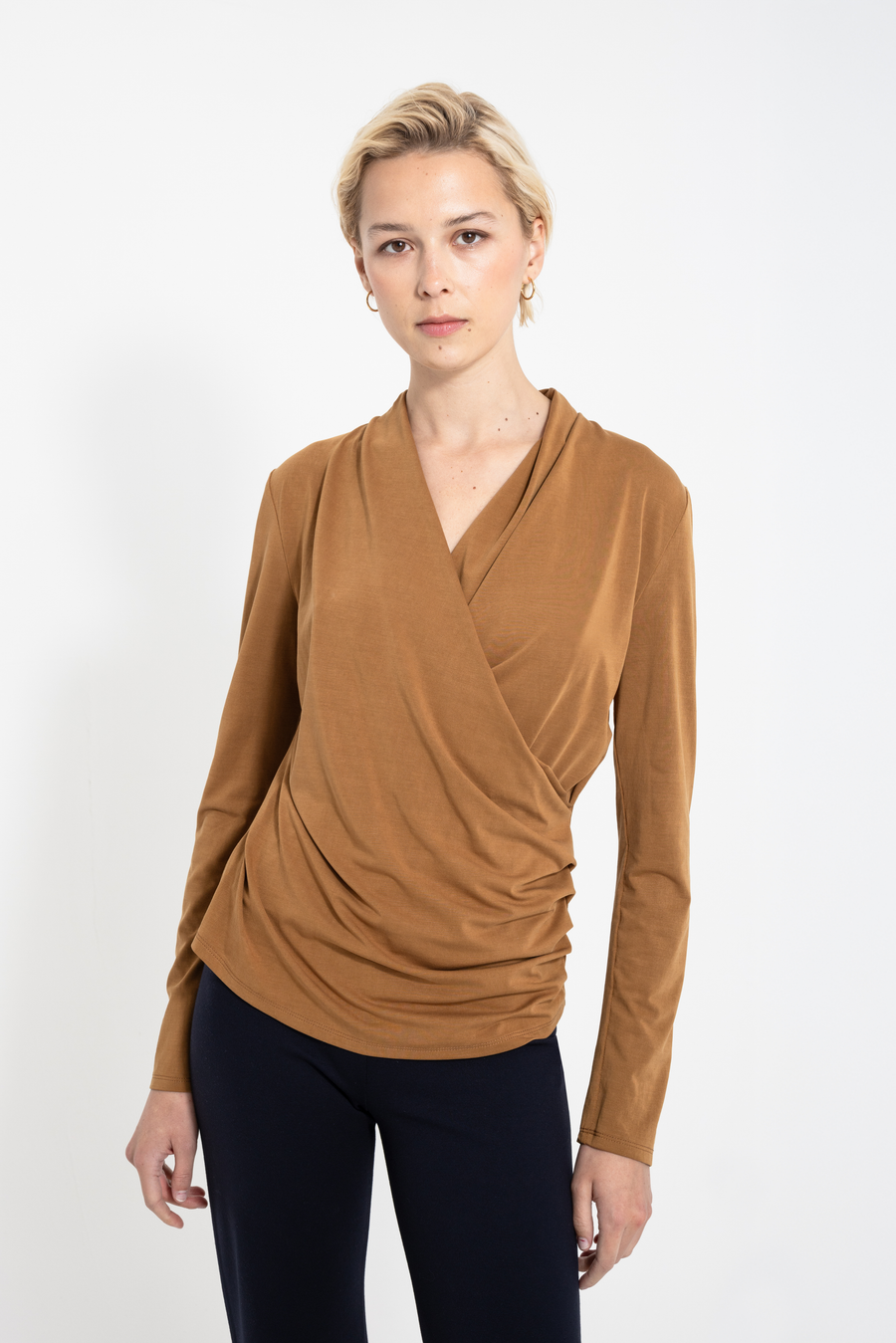 BELLA top