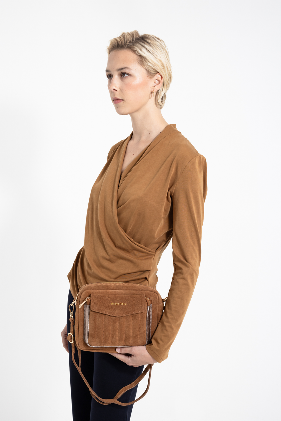 BELLA top