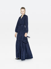 CLOUD bag in navy, alternate styled view